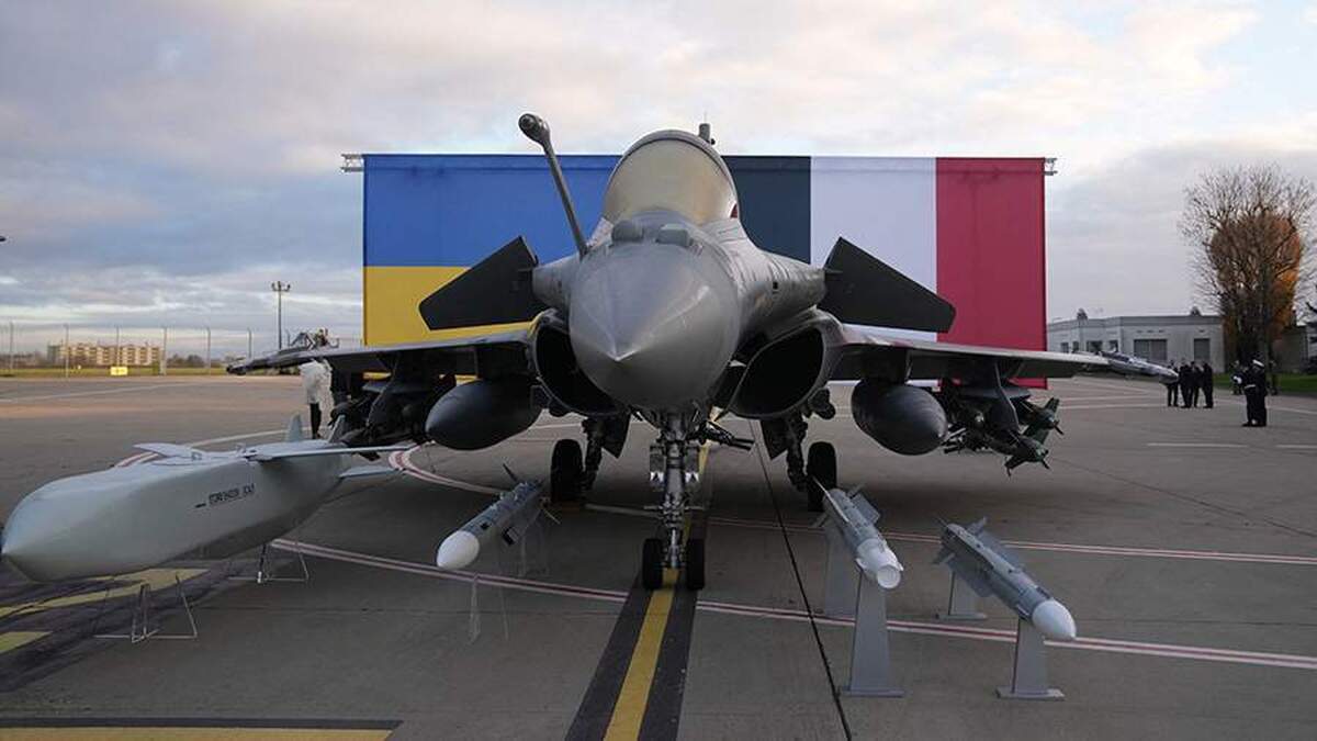 نشریه پولیتیکو از تعجب اتحادیه اروپا از توافق کی‌یف برای خرید جت‌های رافال خبر داد.