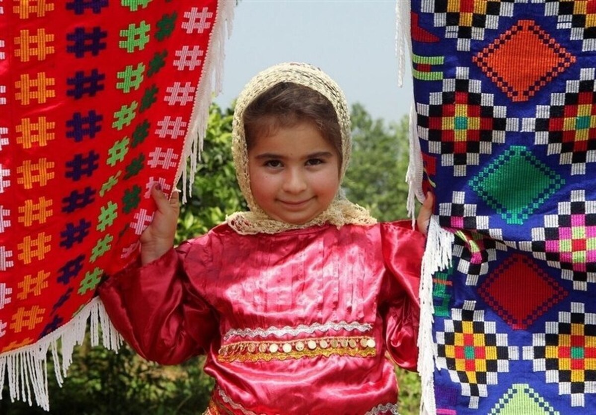 مهارت چادرشب‌بافی روستای رویین اسفراین ثبت ملی شد