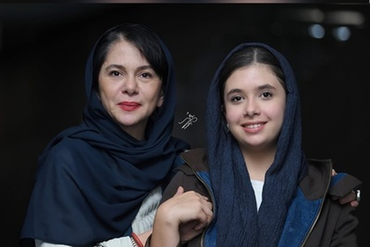 مستانه مهاجر و دختر سلبریتی اش در کنار علی اوجی با ژست گنگستری