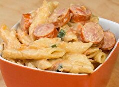 پاستای هات داگ یک ترکیب توپ و خفن برای دورهمی‌های دوستانه