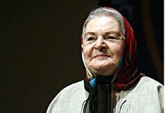 فرخ لقا هوشمند با لباس محلی جذاب در دهه ۴۰