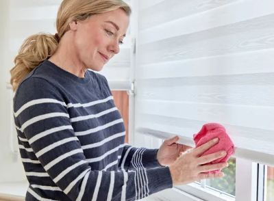 آموزش شستن پرده زبرا در خانه با کمترین هزینه و بدون دردسر