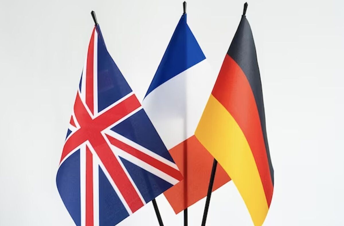 باب بازگشایی دیپلماسی هسته‌ای توسط تروئیکای اروپایی با ایران