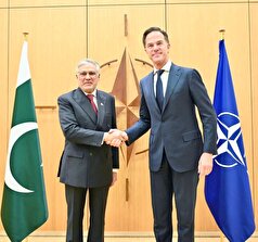 تبادل نظر میان معاون نخست وزیر و وزیر امور خارجه پاکستان با دبیرکل ناتو
