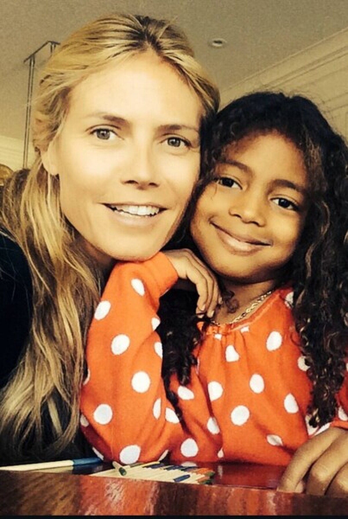 هایدی کلوم به مناسبت تولد ۱۶ سالگی دخترش، عکسی کمیاب از او در کنار دخترش منتشر کرد