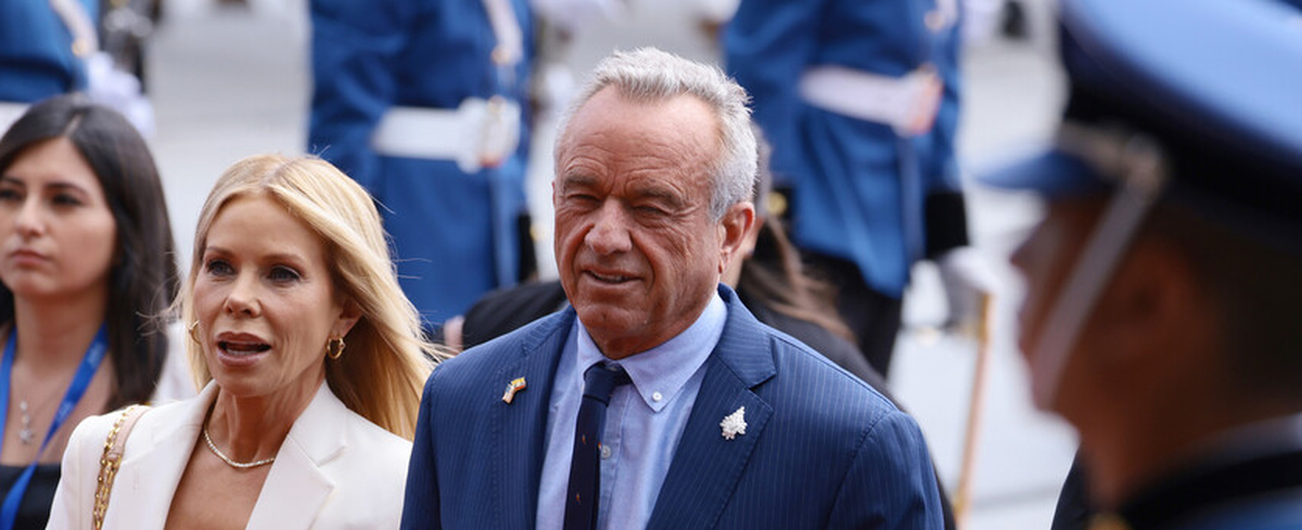 حمله همسر وزیر بهداشت آمریکا به دلیل «رسوایی پیامکهای جنسی» به یک روزنامهنگار مشهور