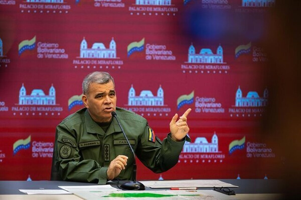 وزیر دفاع ونزوئلا: با وجود تهدیدات آمریکا، به مسیر خود ادامه می‌دهیم