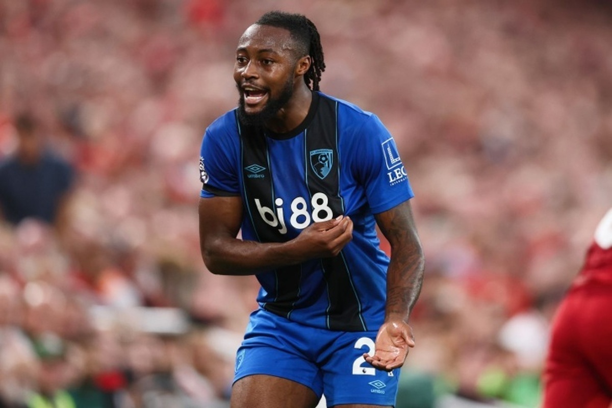 بورنموث سمنیو را کمتر از ۷۵ میلیون پوند نمی‌فروشد، لیورپول و چلسی به این بازیکن علاقه‌مند هستند