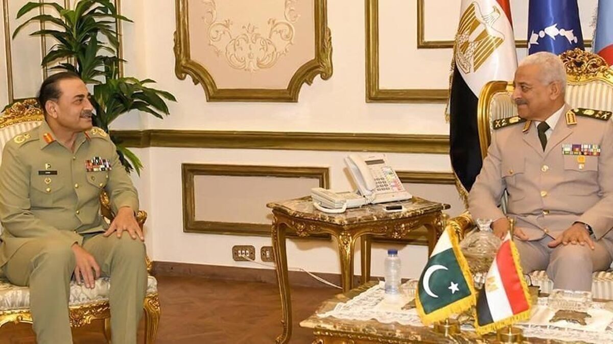 مذاکره مصر و پاکستان برای تقویت همکاری‌های نظامی دوجانبه