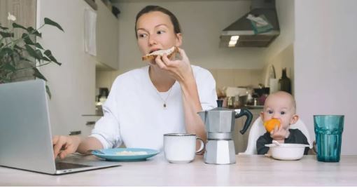 راهنمای کنترل استرس و کنار آمدن با چالش‌ها برای مادران شاغل