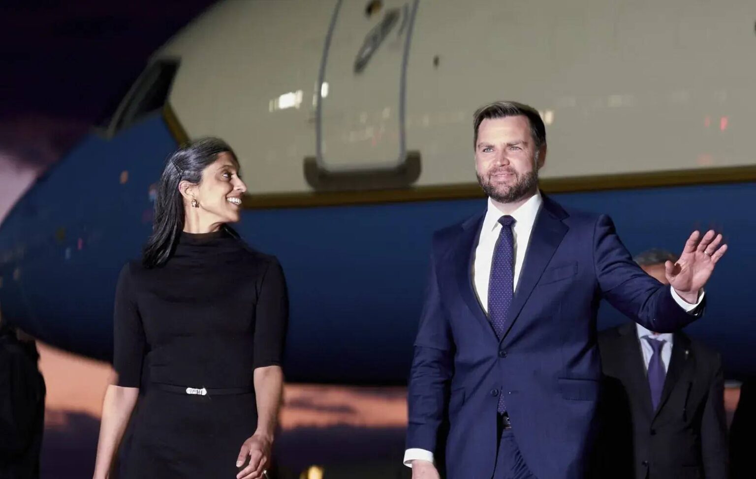 جی. دی. ونس شوخی جن پساگی درباره همسرش را بی احترامی تلقی کرد! جی. دی. ونس شوخی جن پساگی درباره همسرش را بی احترامی تلقی کرد!