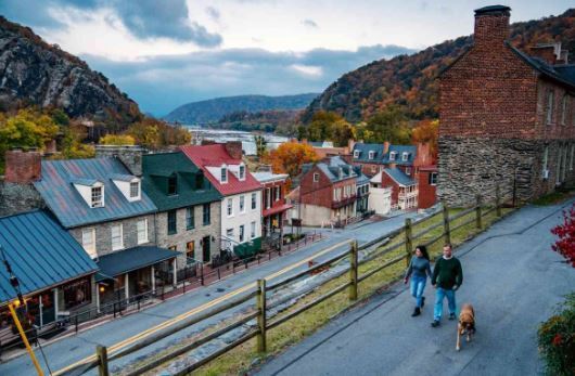 ۱۰ کشوری که شرایط مهاجرت را آسان کردند/پرداخت مبالغ بالا برای شروع یک زندگی تازه ۱۰ کشوری که شرایط مهاجرت را آسان کردند/پرداخت مبالغ بالا برای شروع یک زندگی تازه