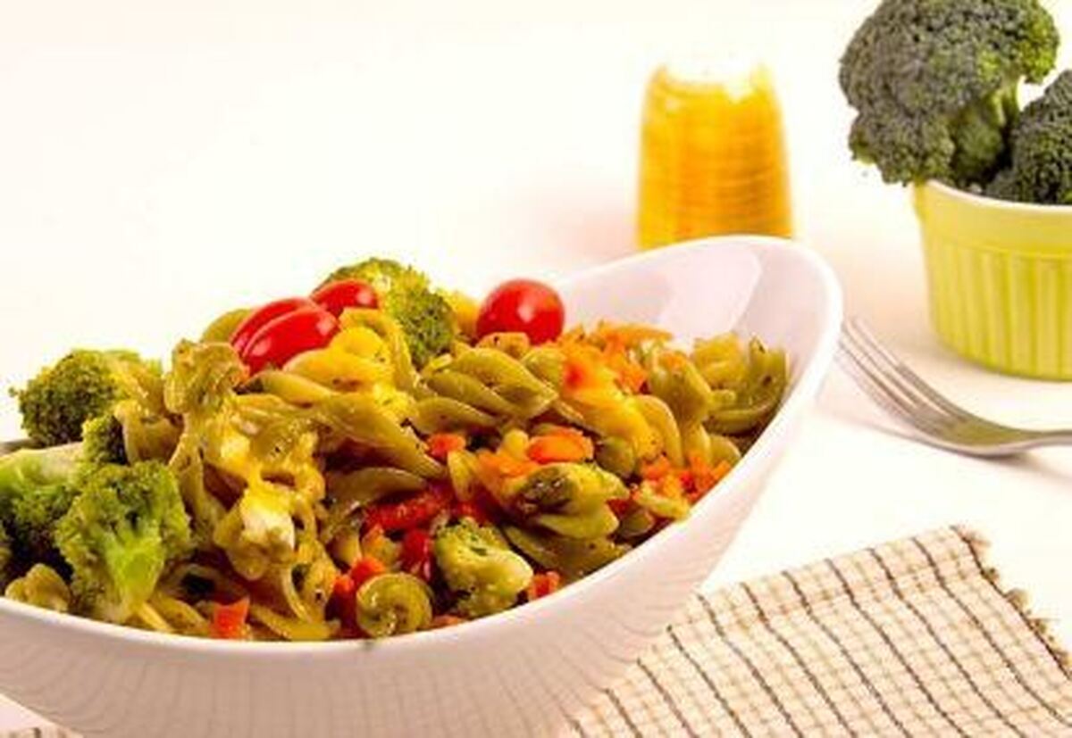 اگر به رژیم غذایی تان اهمیت می دهید برای شام پاستا بروکلی درست کنید