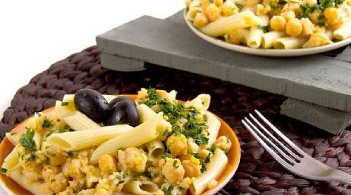 برای شام این غذای به صرفه و اقتصادی پاستا نخود را درست کنید