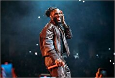 واکنش عجیب این خواننده در برخورد با یک طرفدار خوابالو!