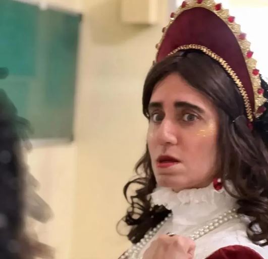 گریم غیرقابل تحمل الناز شاکردوست با یک چهره مردانه! گریم غیرقابل تحمل الناز شاکردوست با یک چهره مردانه!