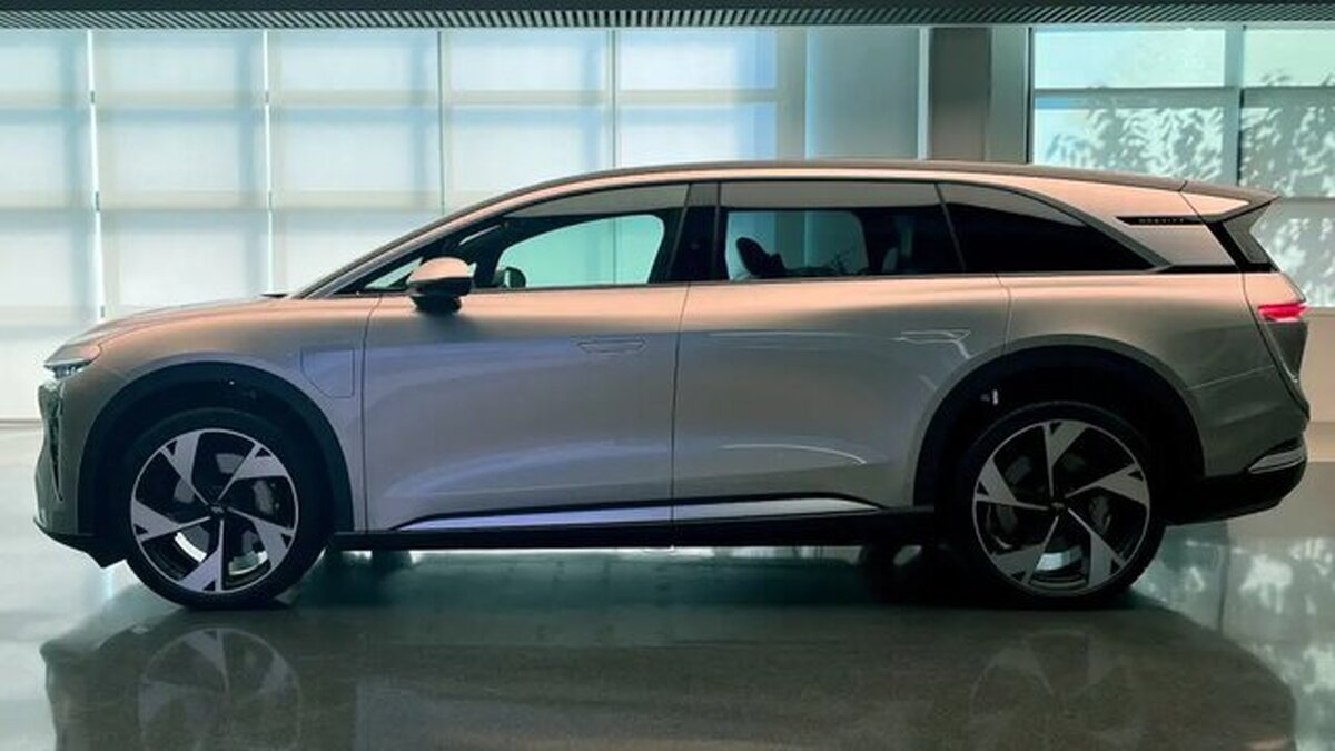 شاسی بلند ارزان لوسید آمد