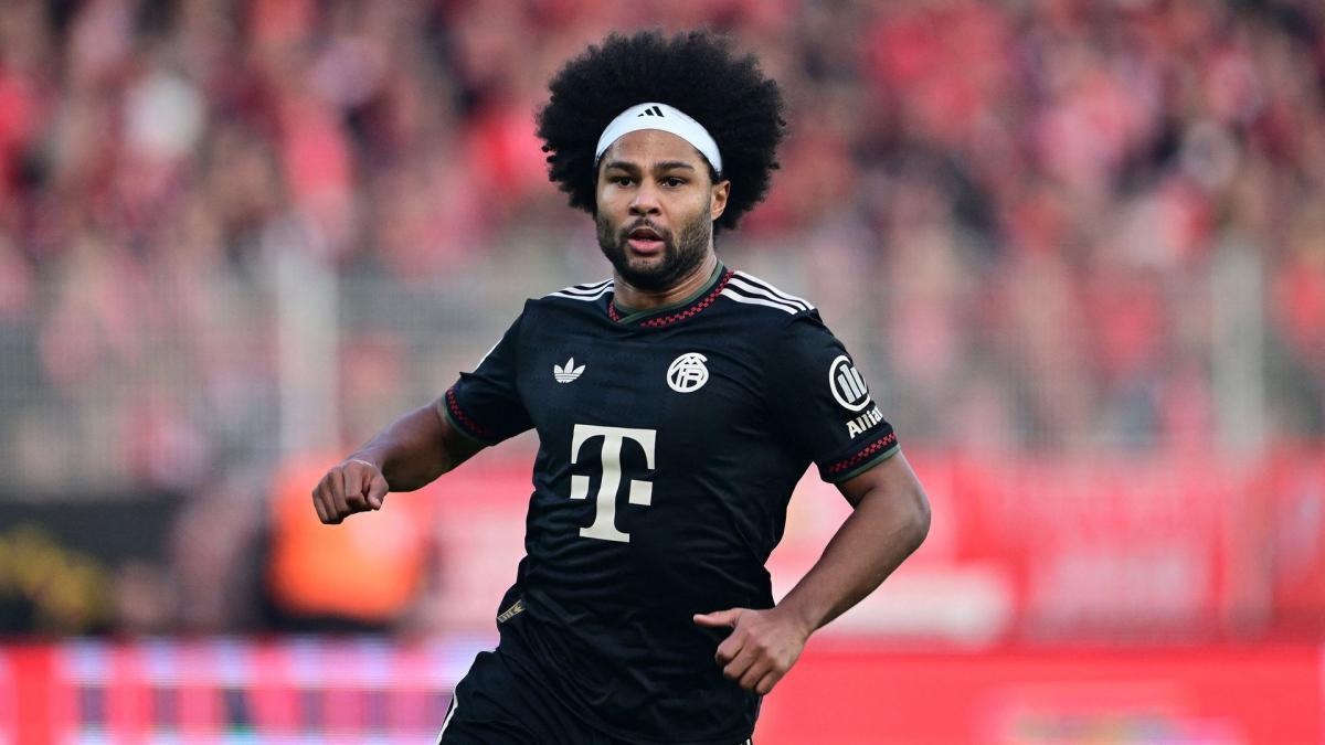 تاریخ با سرژ گنابری و لئون گورتزکا مشخص شده است