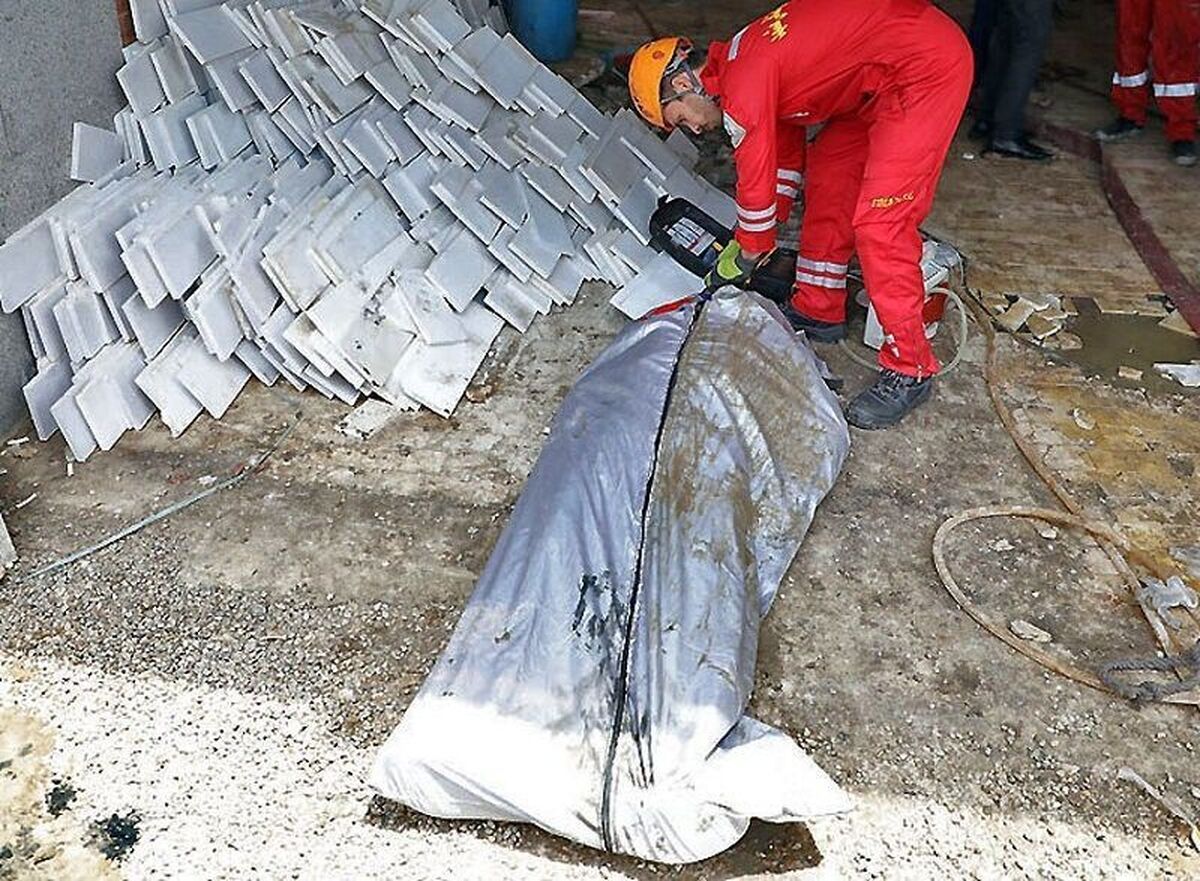 سقوط کارگر در مخزن تصفیه روغن به عمق حدود پنج متری در شهرک صنعتی آونگان