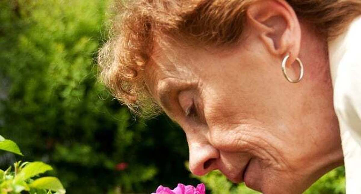 از دست دادن حس بویایی می‌تواند نشانه اولیه بیماری آلزایمر باشد