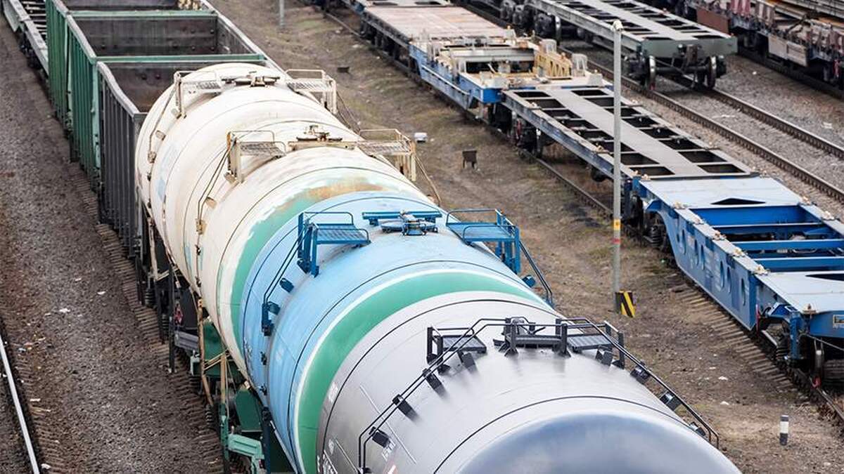 رسانه‌ها از درخواست آلمان از آمریکا برای کاهش تحریم‌ها علیه شرکت‌های تابعه روس‌نفت خبر دادند.