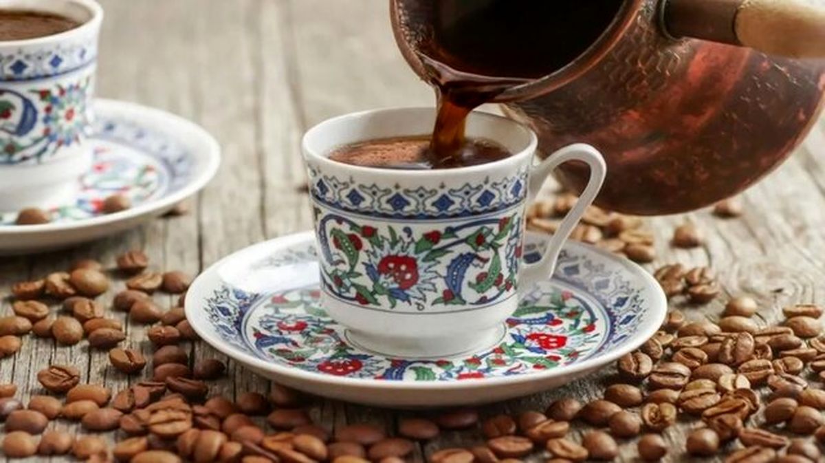 انرژی روزانه را با نوشیدن یک فنجان قهوه بیشتر تامین کنید!