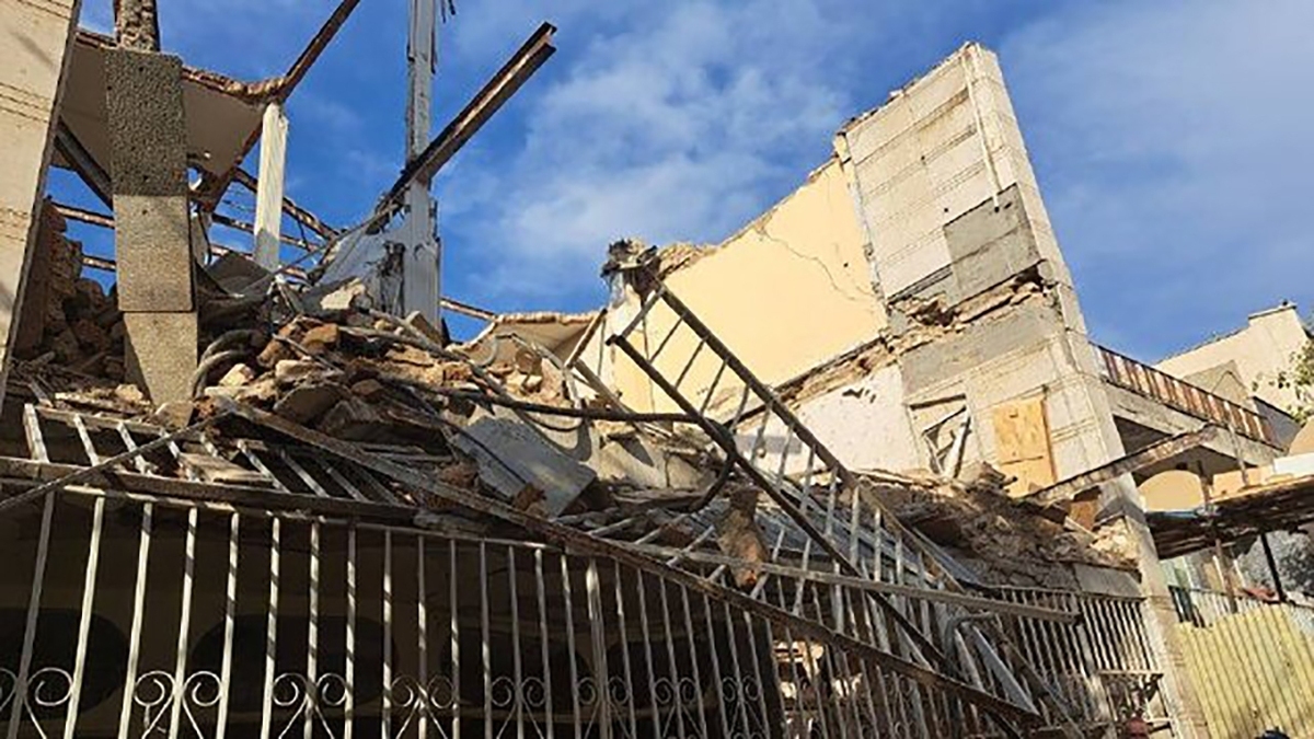 ریزش ساختمان قدیمی در خیابان جمهوری یک کشته و چهارمصدوم برجا گذاشت