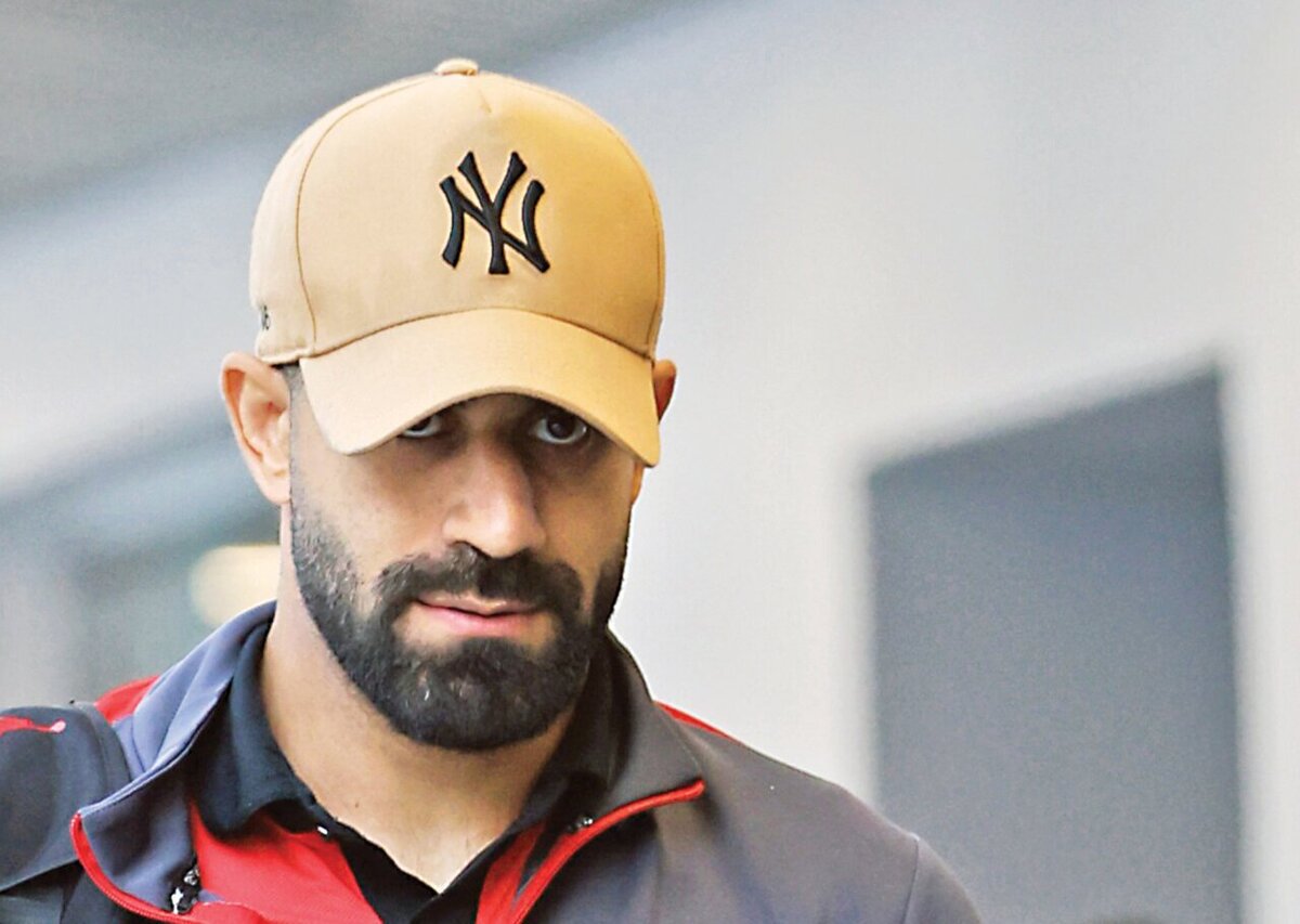 کنعانی زادگان به موقع ترمز اورونوف را کشید/جلوگیری از حواشی برای پرسپولیس