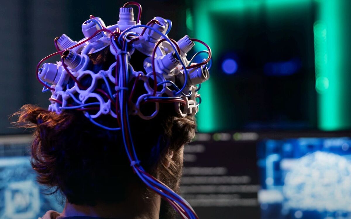 توسعه یک نوروپروتز -مغز با کمک هوش مصنوعی