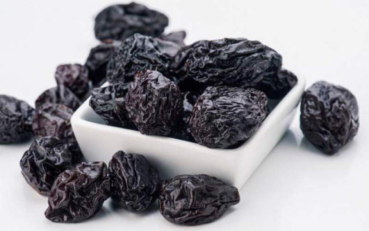 آلو خشک استخوان‌های شما را قوی میکند!