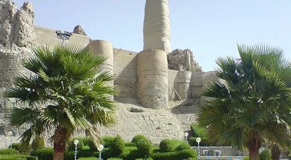 مرمت قلعه تاریخی شهرستان منوجان آغاز شد