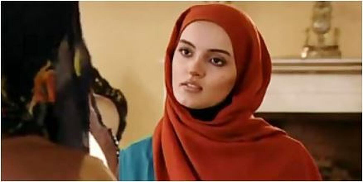 چهره بدون آرایش نیلوفر پارسا در حین موتور سواری +عکس