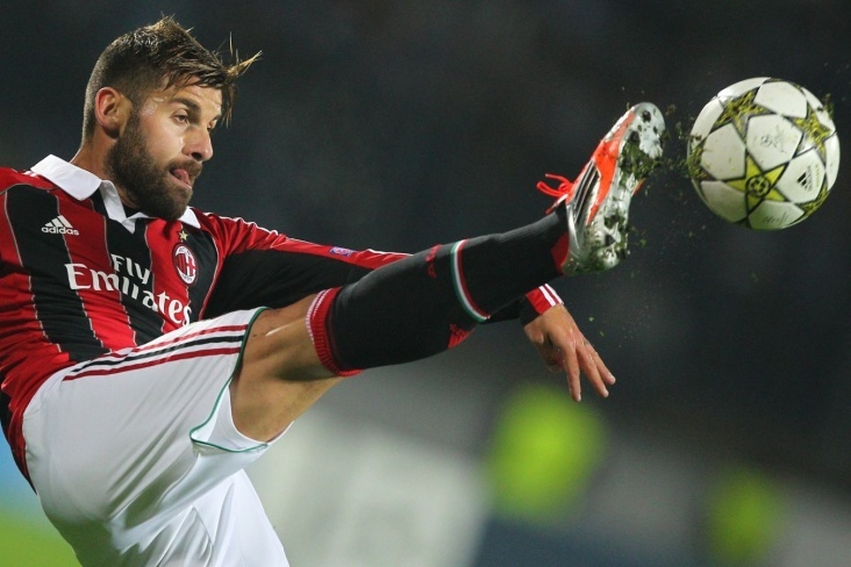 نوچرینو: من به پدربزرگم در رساندن مرغها کمک کردم. ما به سختی چیزی در خانه میخوردیم