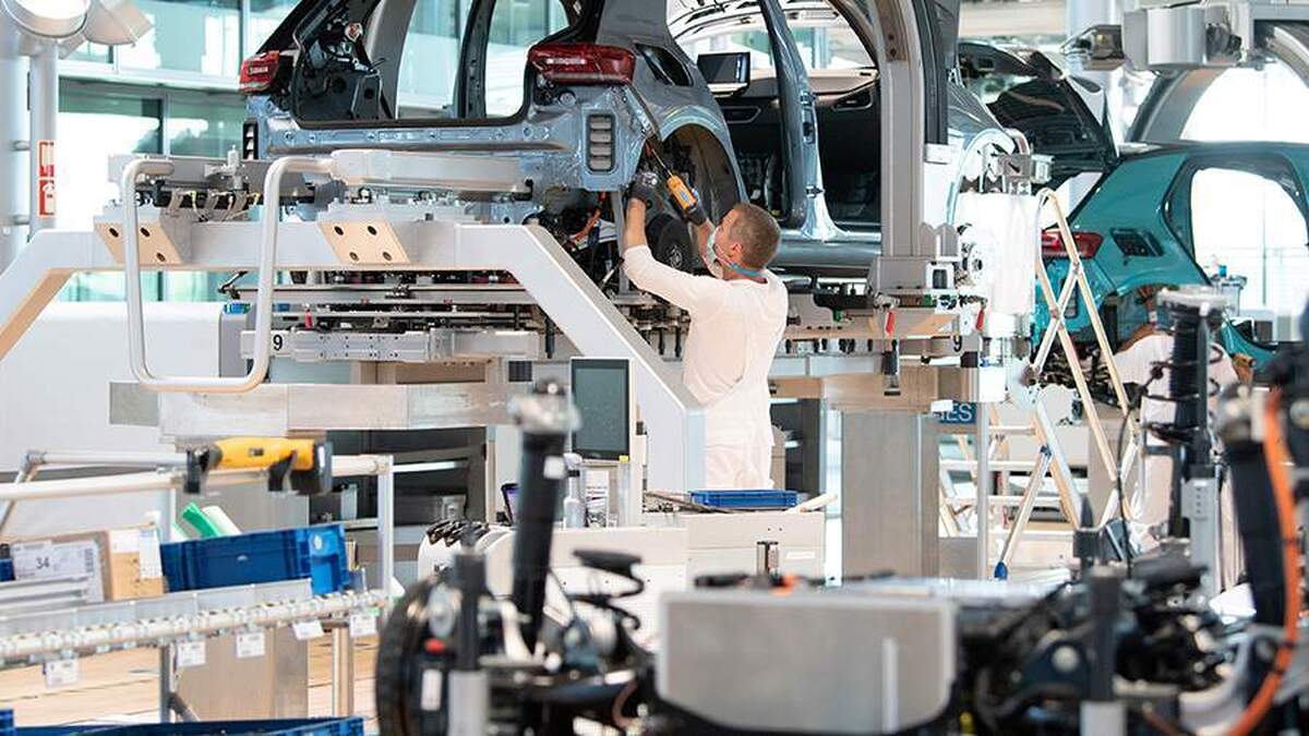 پوشکوف به عواقب موضع‌گیری علیه چین برای صنعت آلمان اشاره کرد.