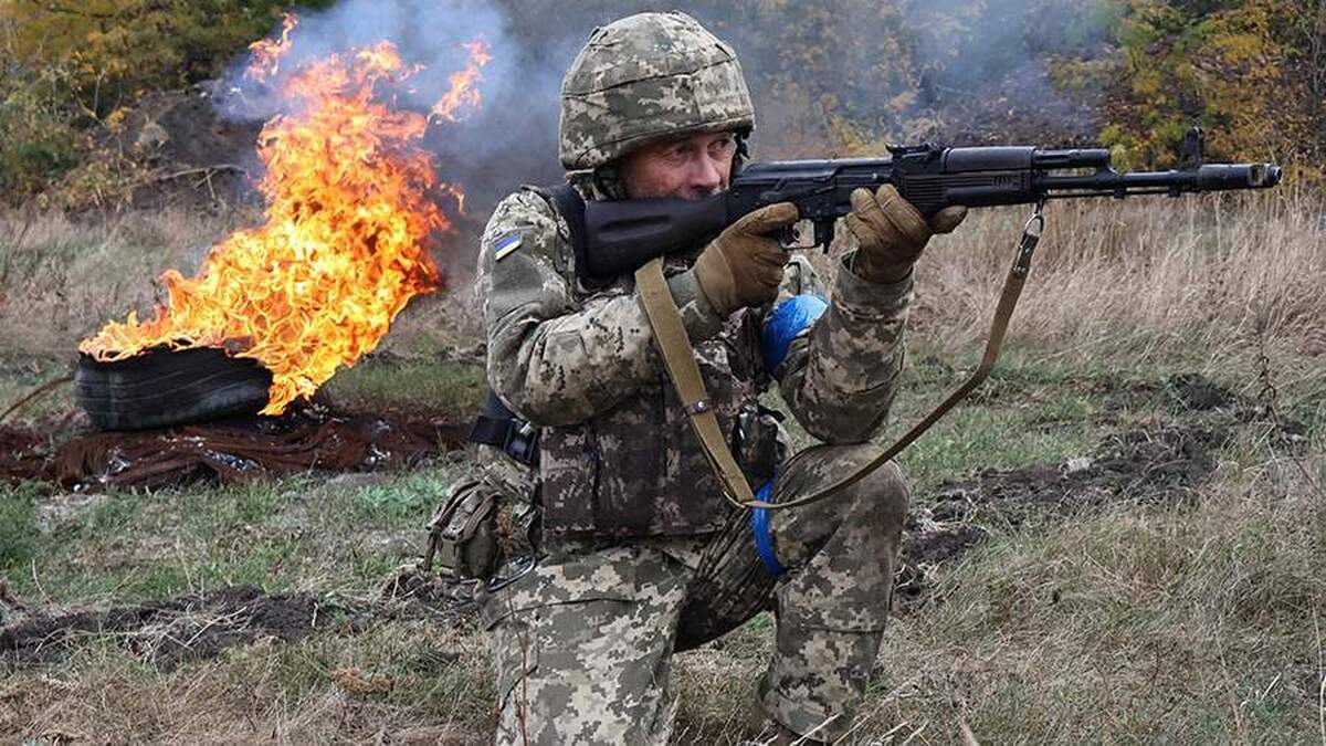 نیرو‌های مسلح اوکراین یک گردان از سربازان را بدون جیره غذایی به منطقه سومی اعزام کرده‌اند.