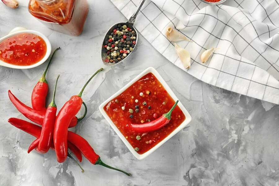 راهنمای نگهداری درست انواع سس‌های تند و سویا