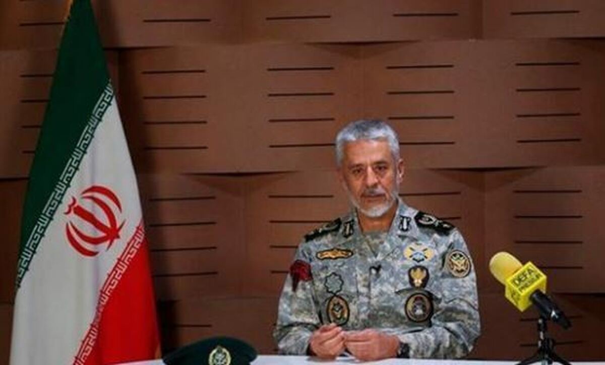 امیردریادار سیاری: هدف ما به خودکفایی رسیدن در تولید تجهیزات نظامی است