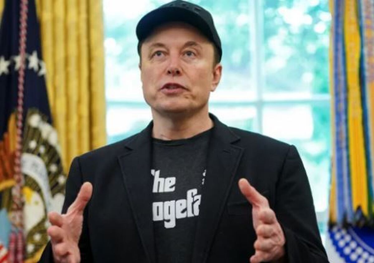 ۱ تریلیون دلار پول ضامن ادامه حضور ایلان ماسک در تسلا می‌شود