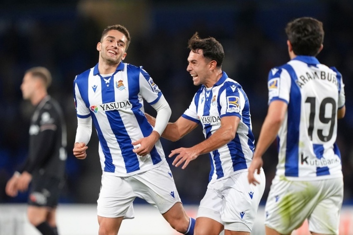 آندری آرشاوین از نقاط قوت آرسن زاخاریان، هافبک رئال سوسیداد، نام برد