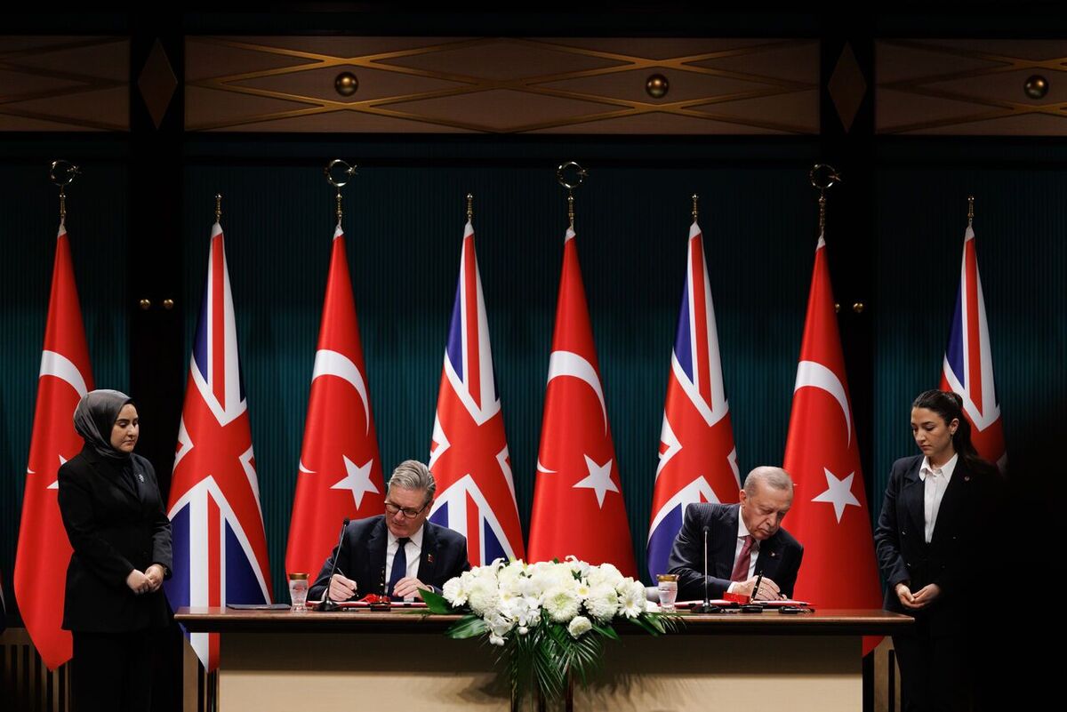 تلاش لندن برای مهار بحران های اقتصادی