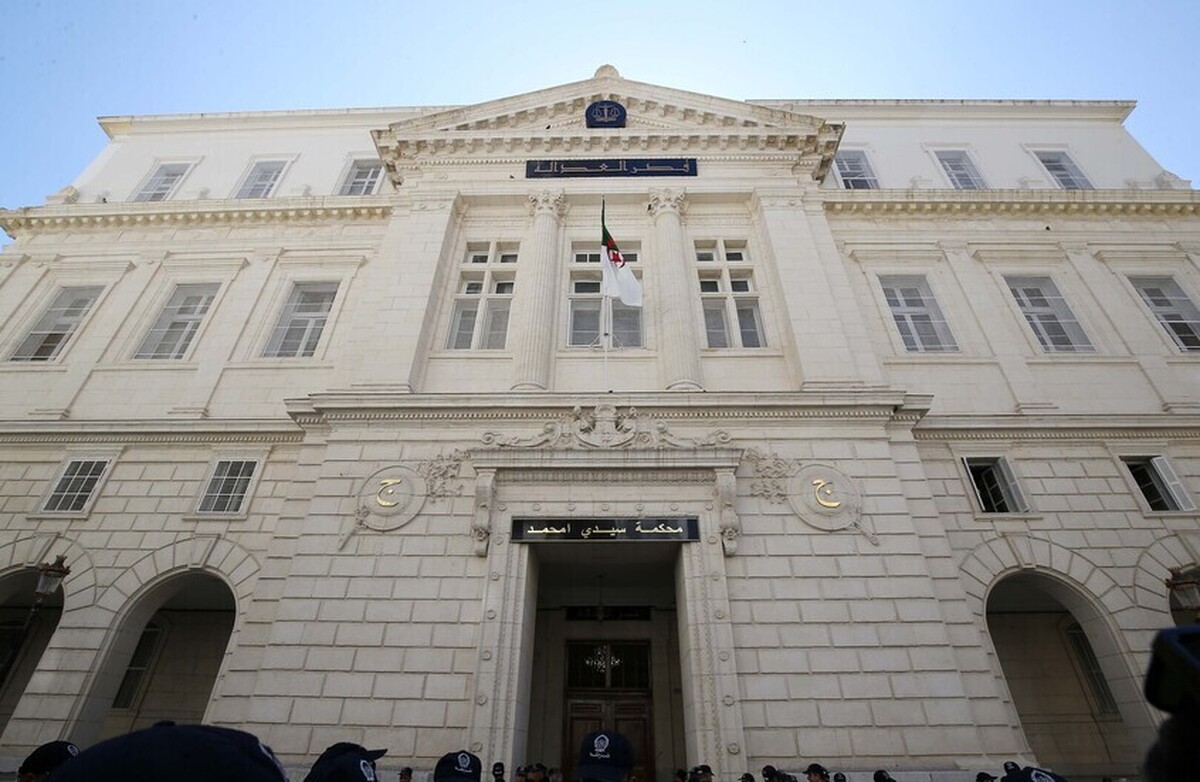 دو وزیر سابق الجزایر به اتهام فساد مالی بازداشت شدند