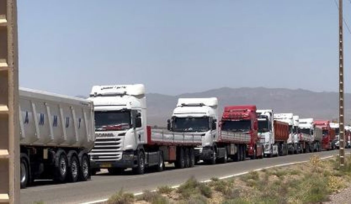 روزانه ۴۰۰ کامیون از مرز گیلان‌غرب به عراق صادرات دارند
