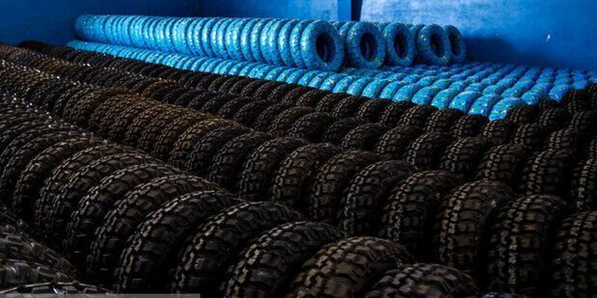 توقیف محموله لاستیک‌های قاچاق در زابل