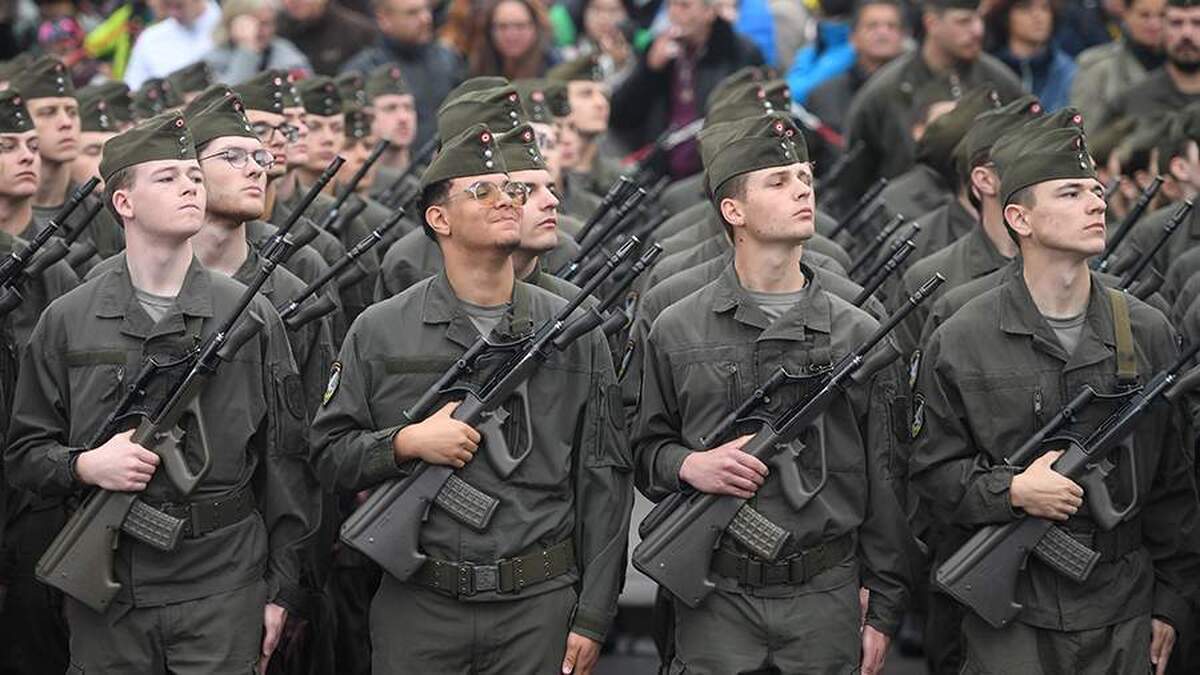 اتریش اعلام کرده است که قصد دارد قوی‌ترین ارتش تاریخ این کشور را ایجاد کند.