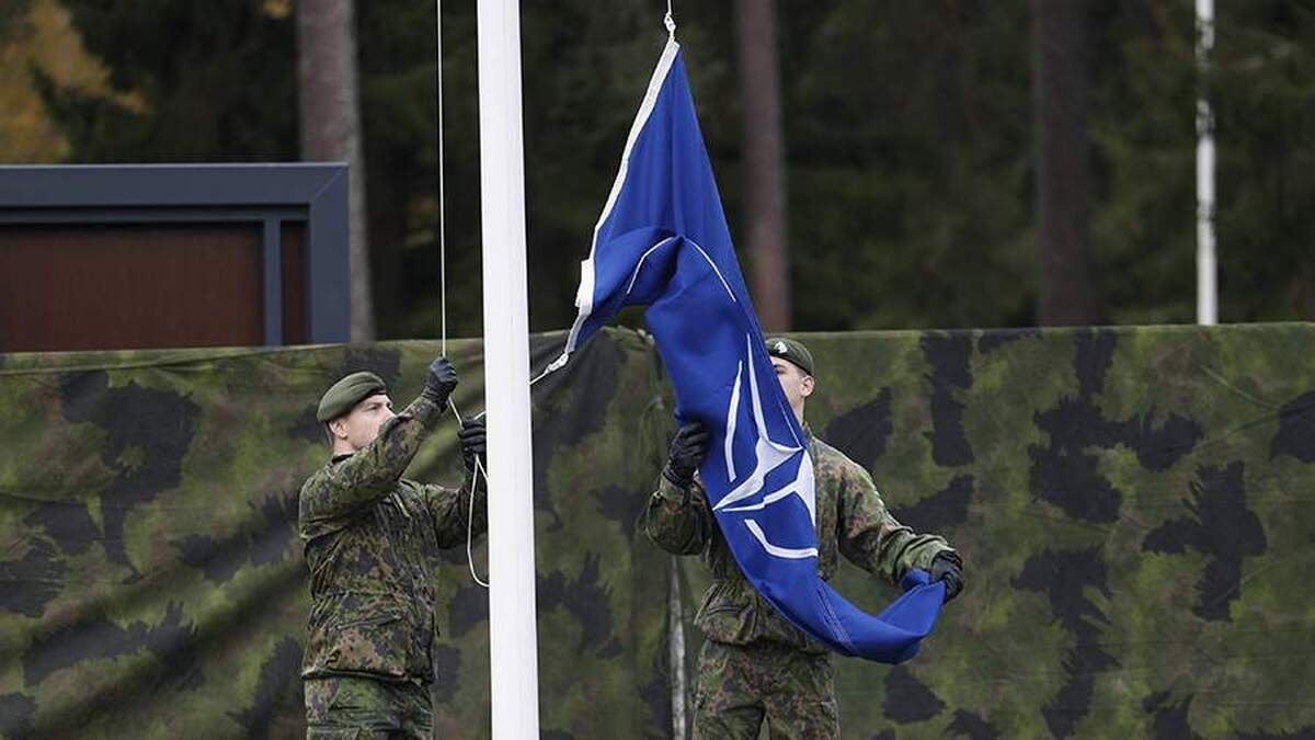 لاوروف تصمیم فنلاند برای پیوستن به ناتو را یک اشتباه خواند.