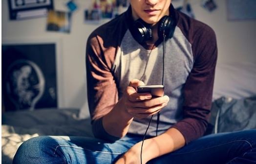 علاقه مردان به آهنگ هایی که در نوجوانی دوست داشته اند تا پایان عمر تمام نمی شود! علاقه مردان به آهنگ هایی که در نوجوانی دوست داشته اند تا پایان عمر تمام نمی شود!