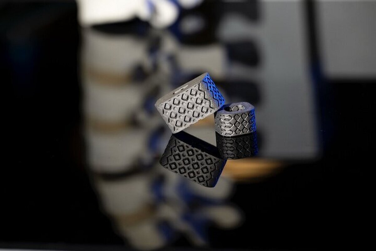 ویژگیهای اولین ایمپلنت خودکار ستون فقرات!