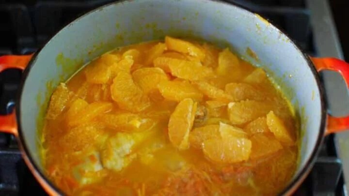 خورشت مرغ و نارنگی؛ یک غذای پاییزه با طعم خاص که عاشقش می‌شید!