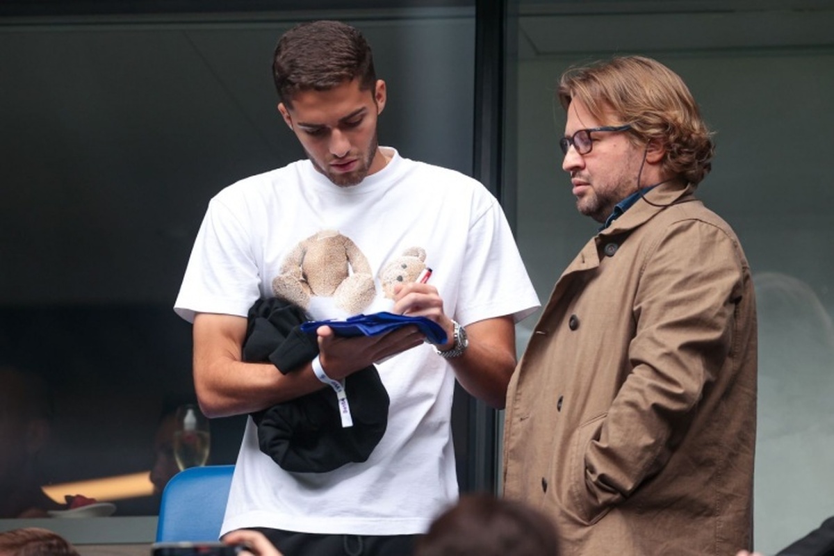 دیمیتری چریشف برای مشاوره به آرسن زاخاریان مراجعه کرد