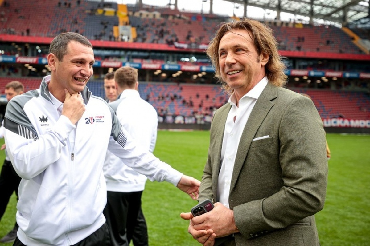 الکساندر موستووی: هنوز خیلی زود است که زاخاریان را با فوتبالیست‌های نسل خودمان مقایسه کنیم